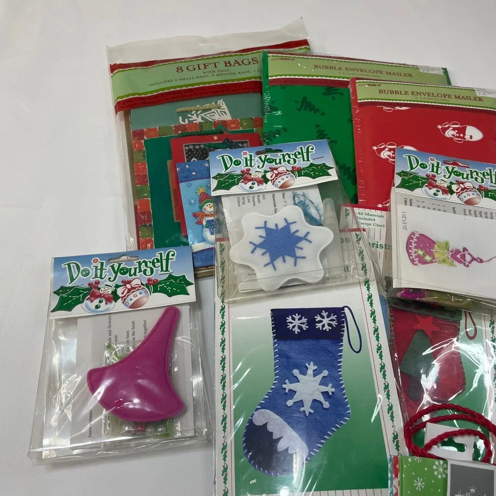 Christmas Craft Kit Bundle Holiday DIY Gift Bag Treat Sacks Stocking Card Holder
